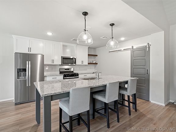 3rd image of 3848 E 144th Pl S