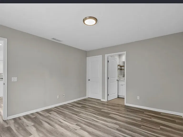 7540 Lindley Ave — Photo 2