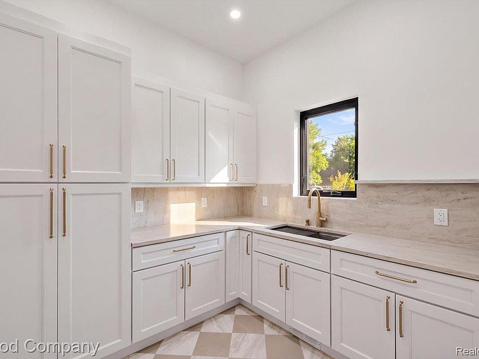 330 Woodlawn Ave, photo 20