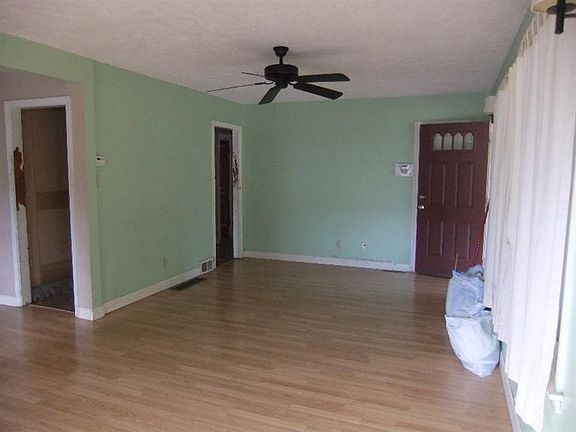2nd image of 1515 W 1st St