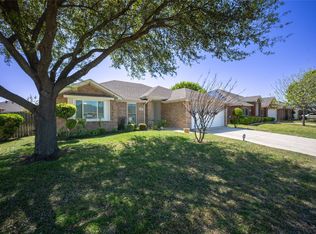 935 Morgan Dr, Burleson, TX 76028