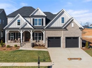 1335 Maple Chase Ln, Winston Salem, NC 27106