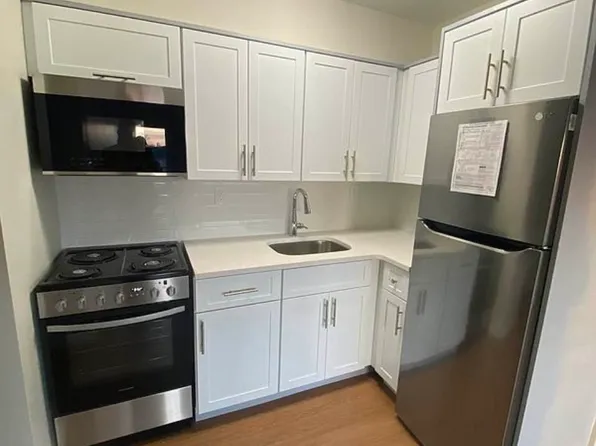 203 Main Street image 2 of 7