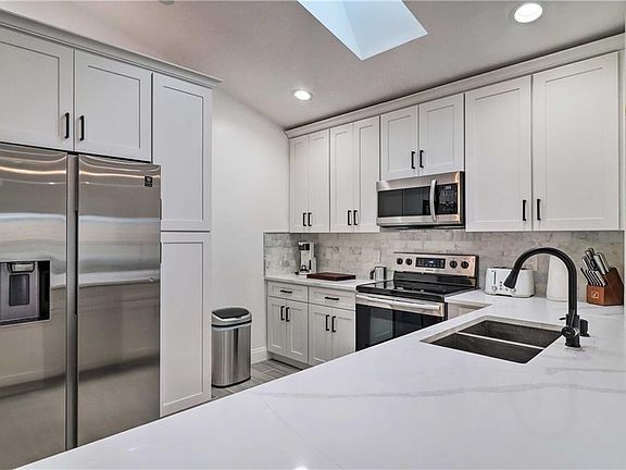 4th image of 173 Cabrillo Ln