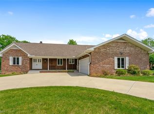 97 Rockyledge Dr, Struthers, OH 44471