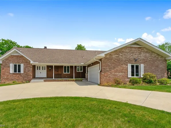 97 Rockyledge Dr, Struthers, OH 44471