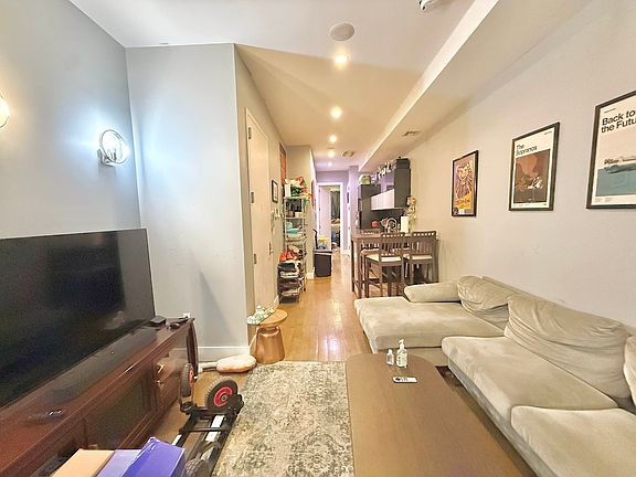 2nd image of 241 Jefferson St APT 2L