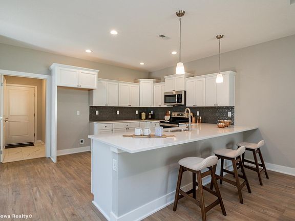 3rd image of 8946 Jem Ln