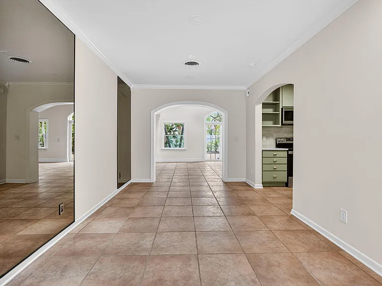 606 Paulina Rd — Photo 16