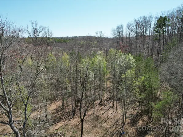 6073 Oglesby Ln, Hickory, NC 28602