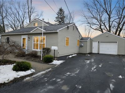 181 Iroquois St, Webster, NY, 14580