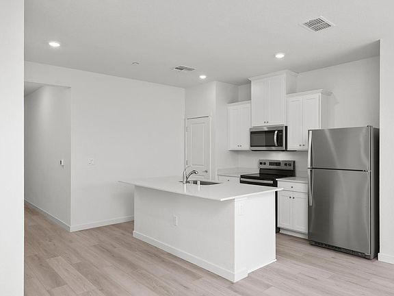 3rd image of 829 Chatham Lane