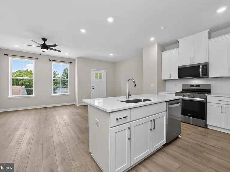 113 Abramo Victor Dr — Photo 8