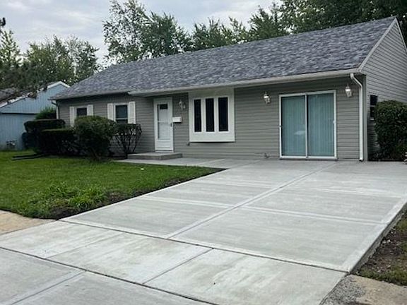 2nd image of 4513 Windsor Ct