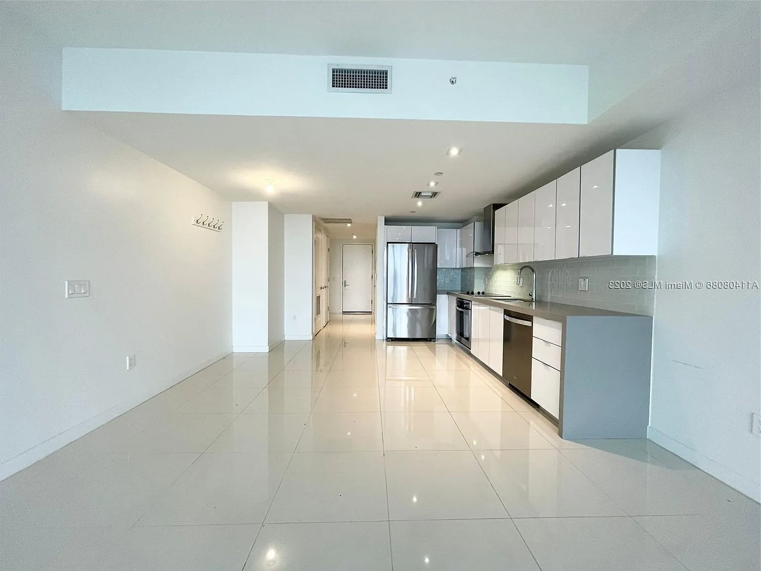 Studio, 588 sqft, $2,600 — Photo 2