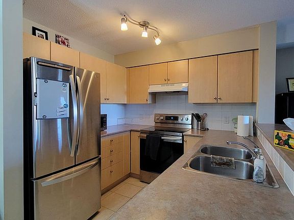 3rd image of 244 Sherbrooke St #2422