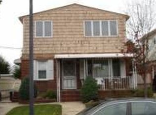 17 Warwick Rd, Elmont, NY 11003
