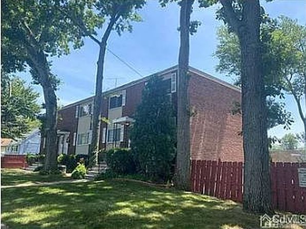 50 Aylin St APT 3B