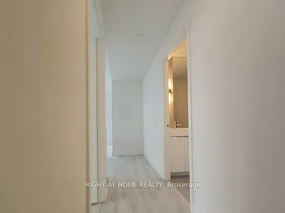 33 Helendale Ave #1312 — Photo 11
