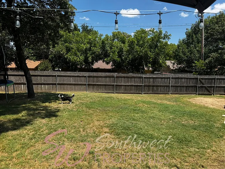 1449 Oakwood Dr — Photo 15