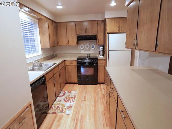 5th image of 577 70th St
