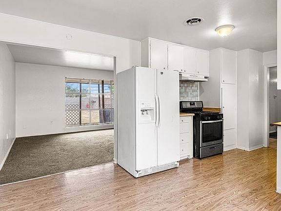 4th image of 4200 Dawn Ave