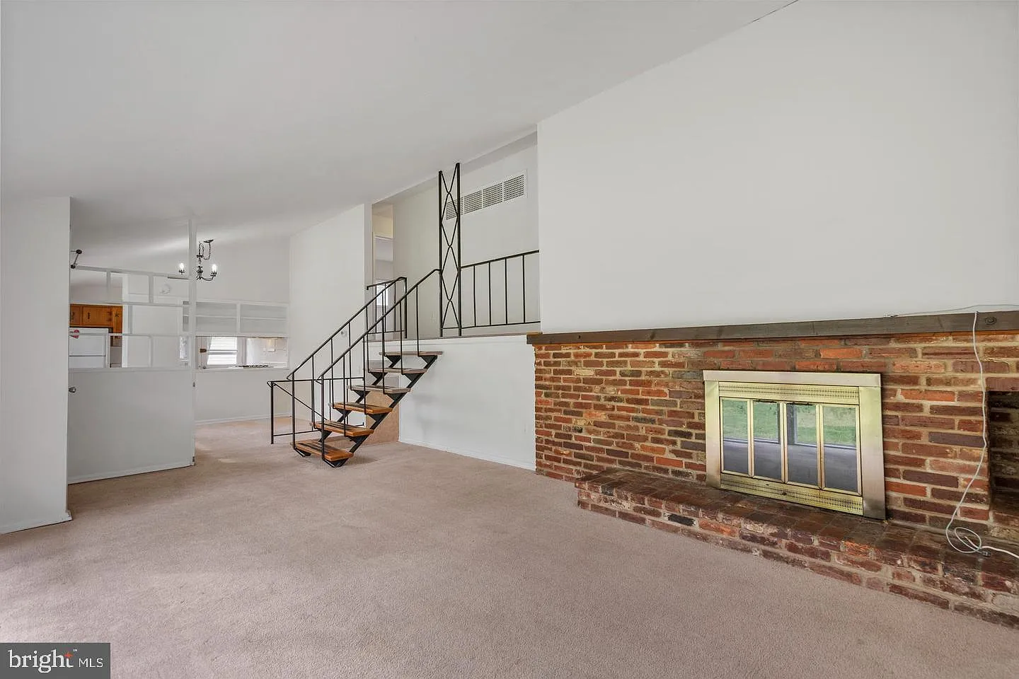 3 bed, 1.5 bath, 1222 sqft, $3,000 — Photo 4