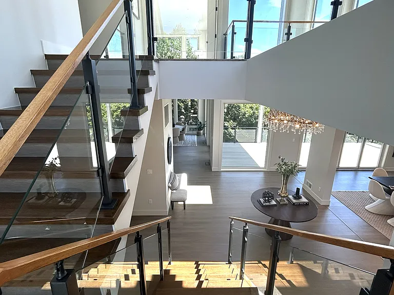 8243 W Mercer Way — Photo 19