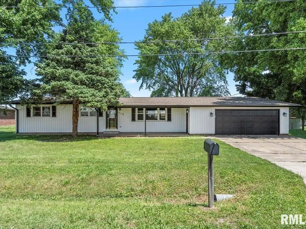 712 Trojan Rd, Auburn, IL 62615