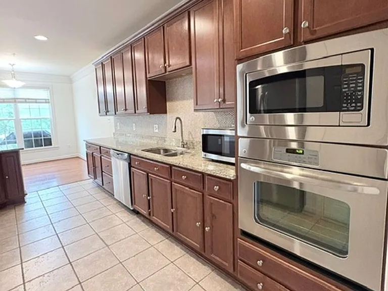 121 Autumn View Dr — Photo 8