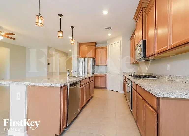 13581 N 141st Ln — Photo 8