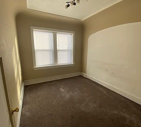 3rd image of 3112 W Glendale Ave