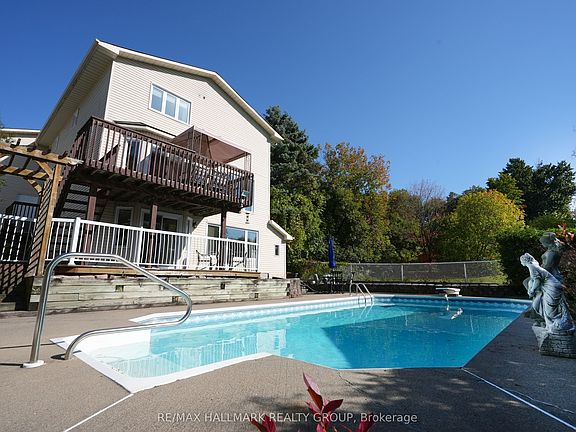 2nd image of 1354 Gaultois Ave