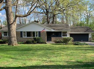 14415 W Woodland Dr, New Berlin, WI 53151