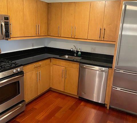 3rd image of 219-29 S 18th St #1110