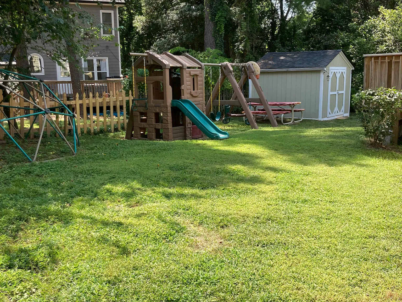 3 bed, 2.5 bath, 1435 sqft, $2,000 — Photo 2