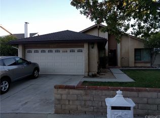21630 Grovepark Dr, Saugus, CA 91350