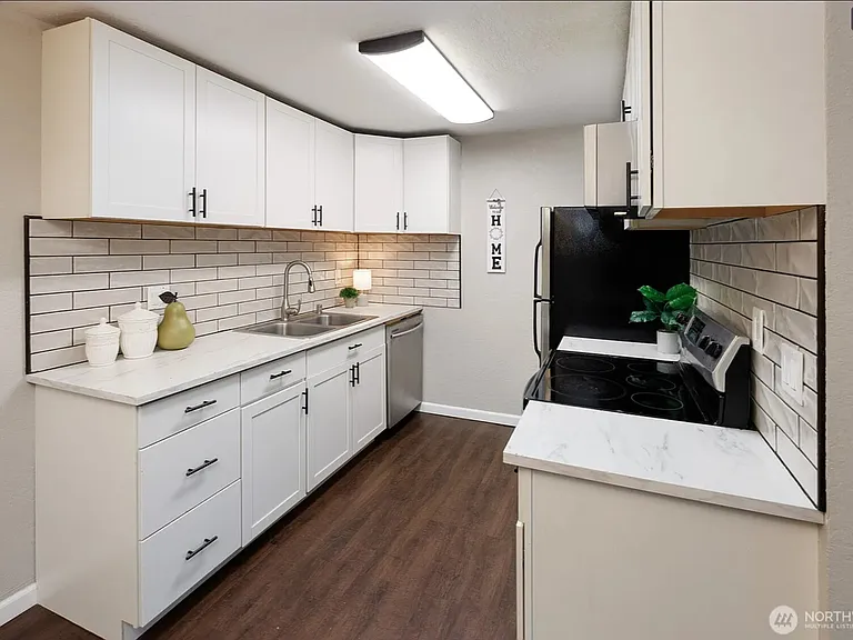 16817 Larch Way E #F201 — Photo 2