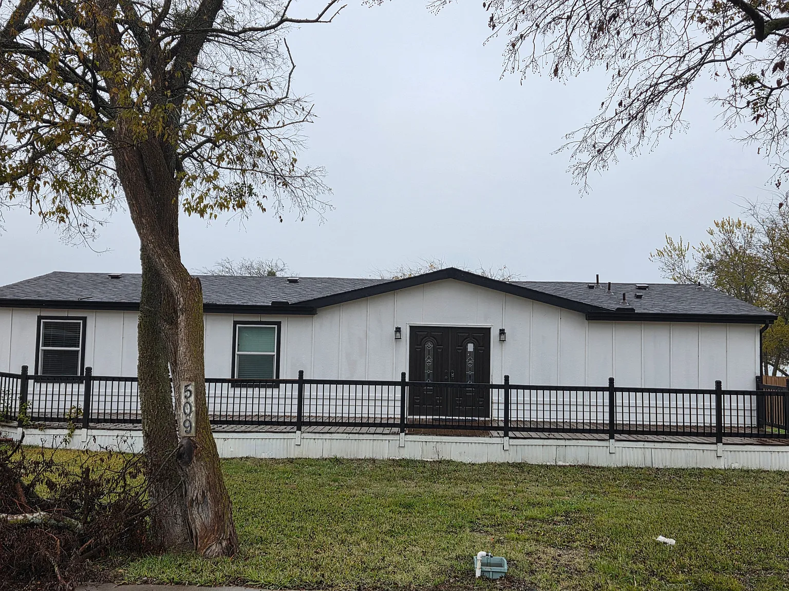 4 bed, 2.5 bath, 2000 sqft, $2,250 — Photo 1