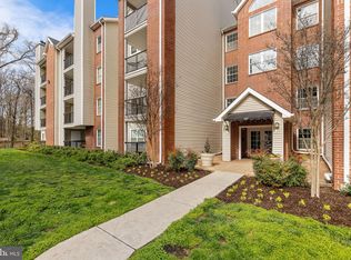 3307 Wyndham Cir APT 2166, Alexandria, VA 22302