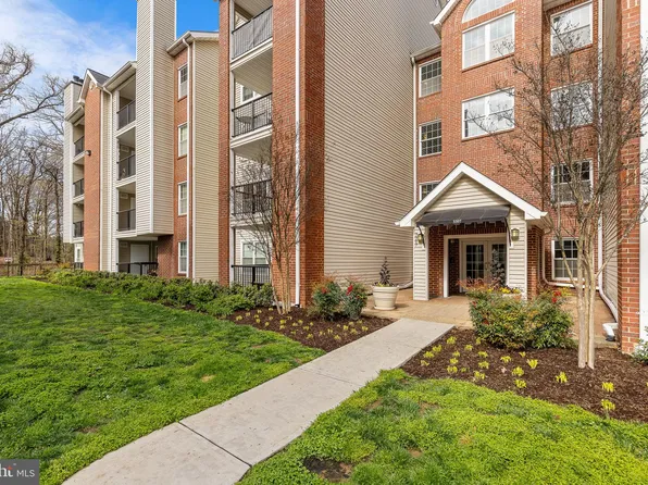 3307 Wyndham Cir APT 2166, Alexandria, VA 22302