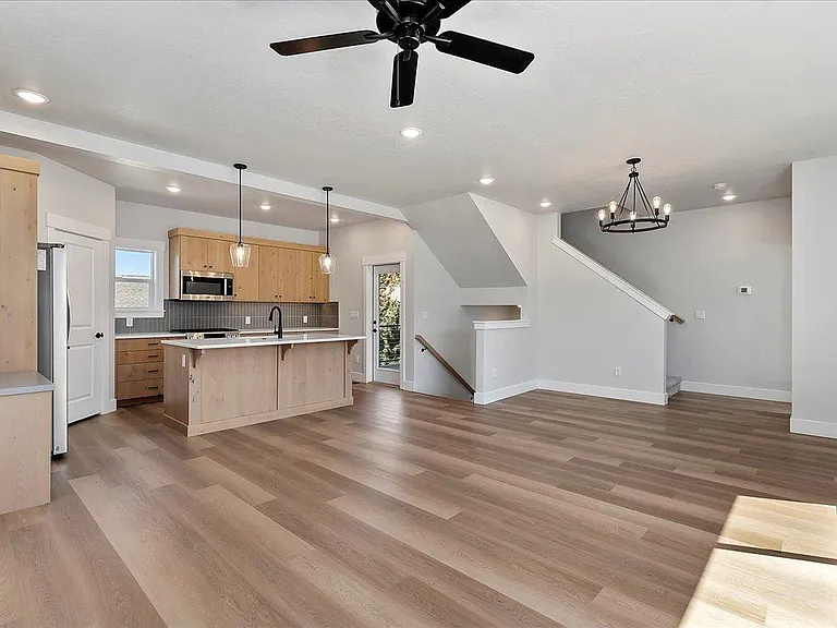 Bradbury Luxury Townhomes — Photo 9