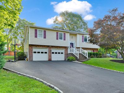 35 Chimney Ridge Drive, Nanuet, NY, 10954