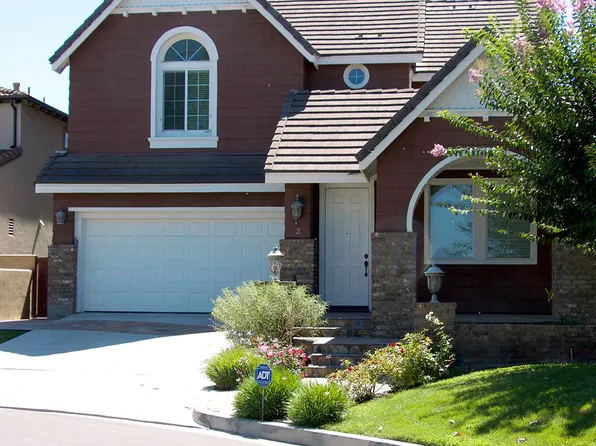 2 Cousteau Ln, Mission Viejo, CA 92694