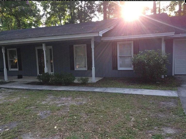 1270 Harbour Towne Dr — Photo 1