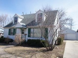 953 Lehnertz Ave, Aurora, IL 60505