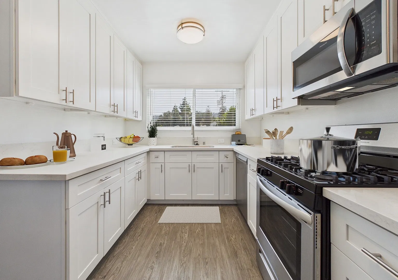 Ethel Avenue Apartments — Photo 1