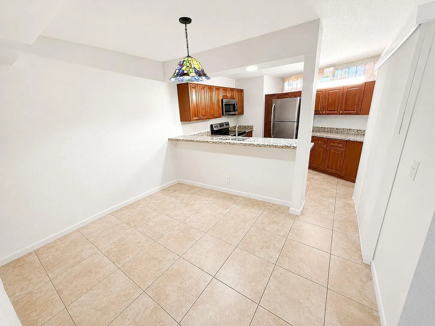 2 bed, 2.5 bath, 1302 sqft, $2,400 — Photo 3