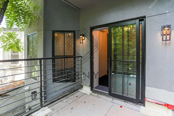 Rented by ERNY LLC | media 24