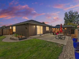 335 Applewood Dr, Central Pt, OR 97502